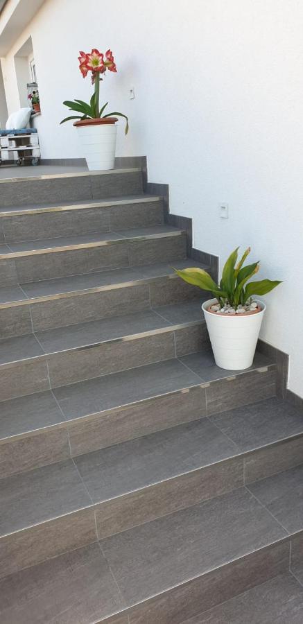 Apartments And Rooms Ivana Krk Town Exterior foto
