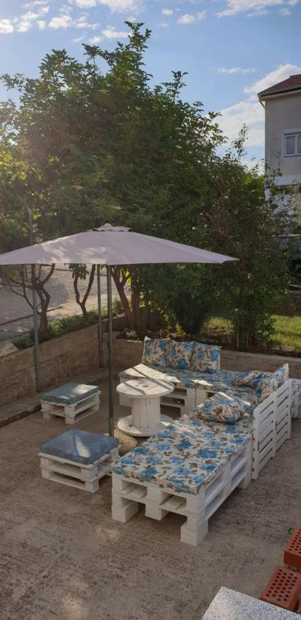 Apartments And Rooms Ivana Krk Town Exterior foto