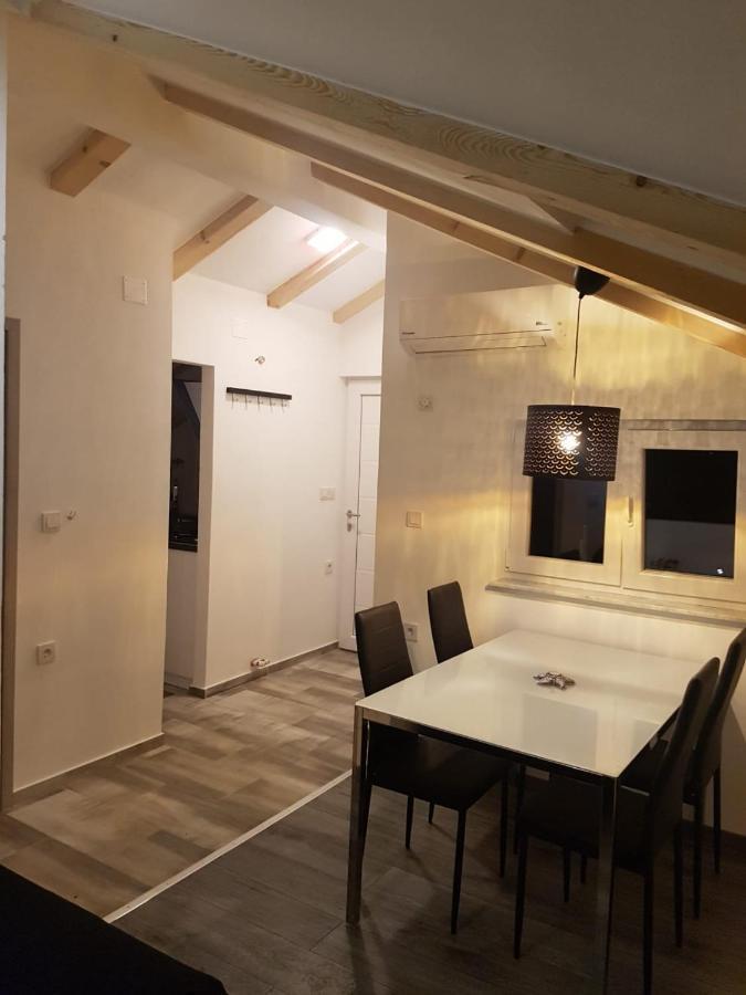 Apartments And Rooms Ivana Krk Town Exterior foto