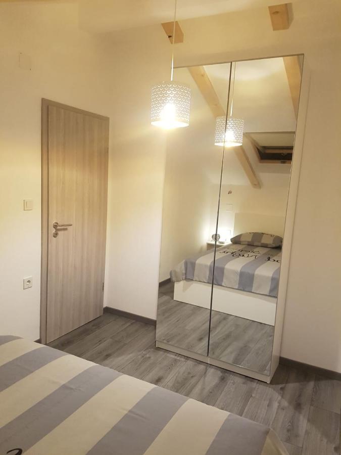 Apartments And Rooms Ivana Krk Town Exterior foto