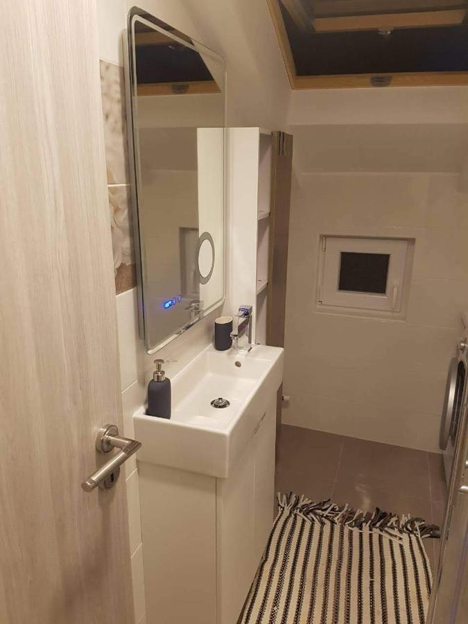 Apartments And Rooms Ivana Krk Town Exterior foto
