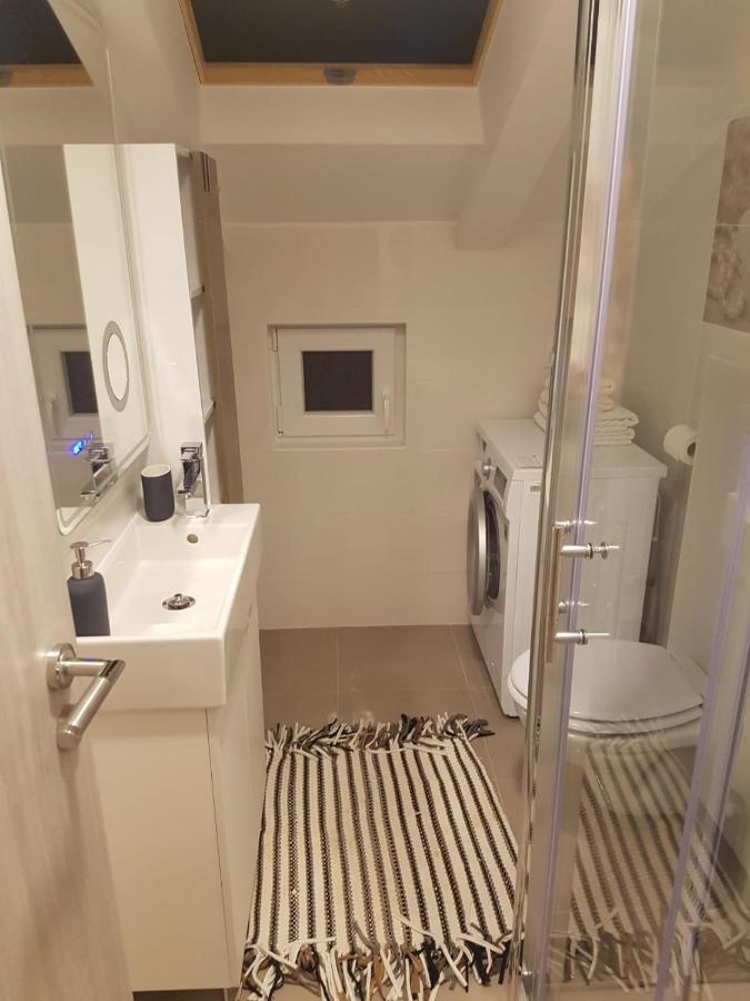 Apartments And Rooms Ivana Krk Town Exterior foto